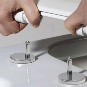 Конзолна тоалетна чиния с компактен дизайн RIMLESS ICC 3435W SLIM 